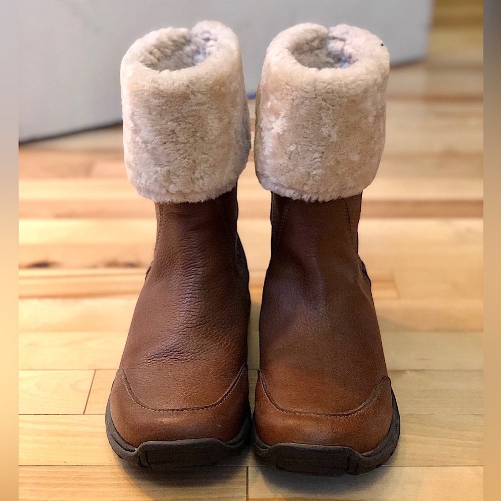 UGG waterproof fold over shearling winter boots size 8